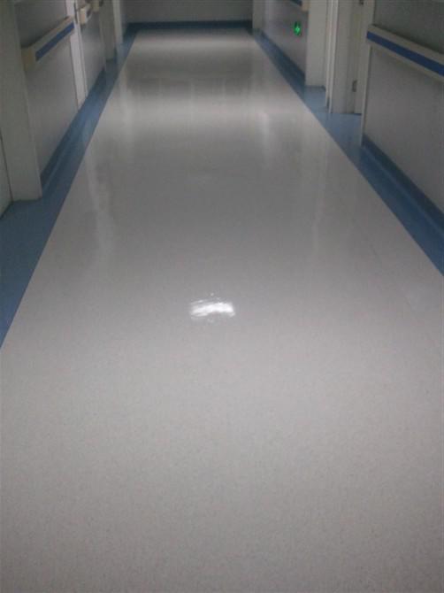 洁福翻新后的地
板